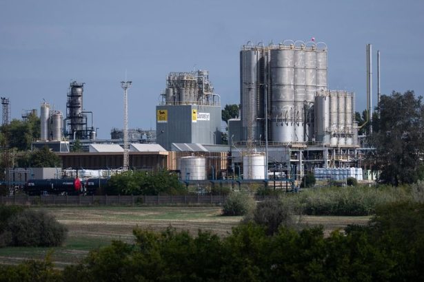 Testovanie kapacity ropovodu Adria sa nezacaralo JANAF podla skupiny MOL ustupil od dohody