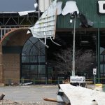 Tornada v statoch Michigan a Oklahoma si vyzadali najmenej osem obeti