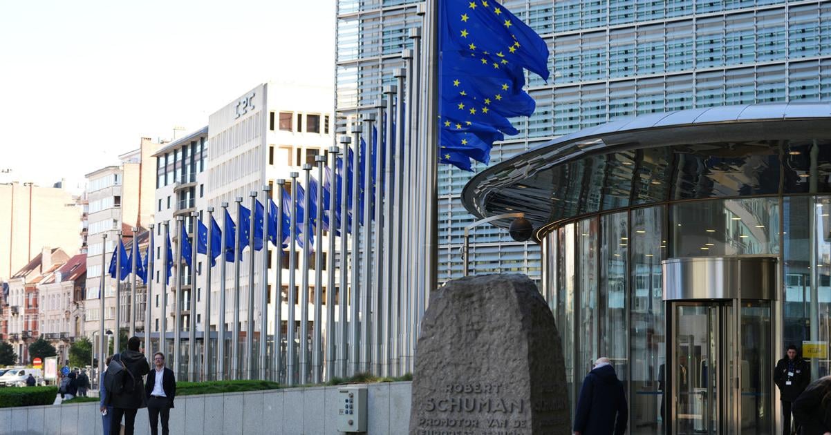 Urad pre regulaciu sietovych odvetvi navrhuje riesenia cenovej politiky energii v regione pred samitom EU