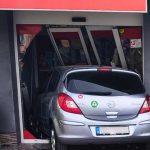 Vodicka narazila autom do predajne Uz je zname co sa stalo