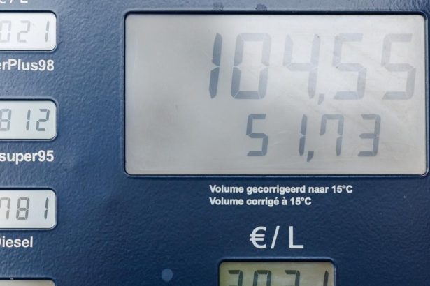 podnikatelska aktivita v eurozone klesa vojna s iranom moze sposobit stagflaciu