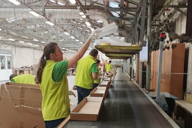 znamy slovensky vyrobca nabytku ziada o restrukturalizaciu dlhy presahuju pol miliona