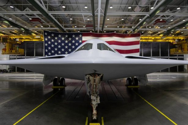 Americke letectvo odhalilo prve testy tankovania pocas letu bombardera B 21 Raider