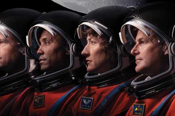 Artemis II piaty de Astronauti si poas cesty na Mesiac o testuj rchle obliekanie skafandra