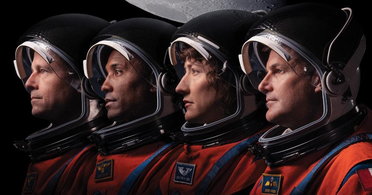 Artemis II piaty de Astronauti si poas cesty na Mesiac o testuj rchle obliekanie skafandra