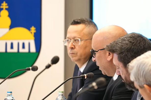 Dialnica D1 Hubova Ivachnova Raz tvrdi ze zosuv zastavili prace potrvaju do septembra
