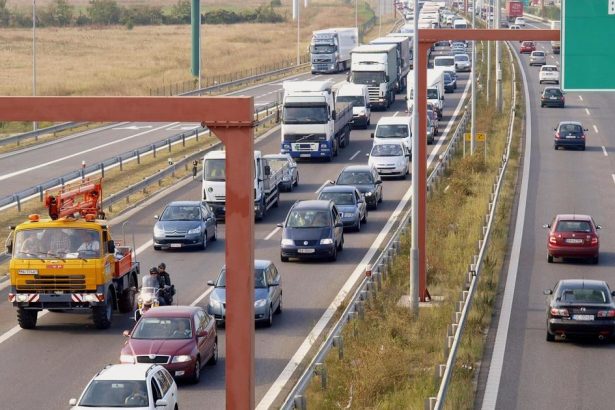 Dialnicu D1 pri Bratislave v smere do hlavneho mesta uzavru do nedele