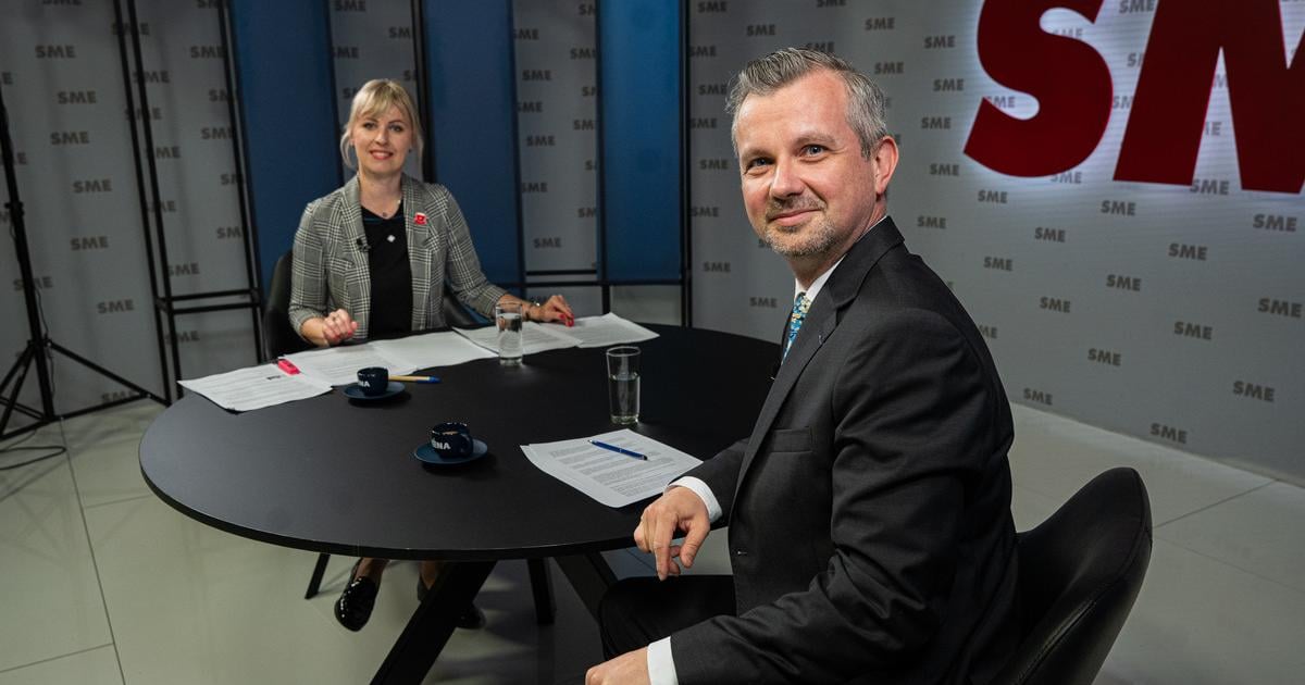 Giba v Arene Nie tak davno odstupili dvaja premieri pod tlakom obcanov aj bez referenda