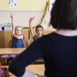 Inspektori hlasia vzrastajuci pocet podnetov na nevhodne sprvanie uciteov