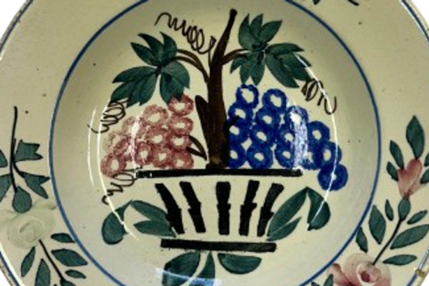 Muzeum ziskalo vzacne vyrobky kameninovej manufaktury Najdrahssie boli rucne malovane