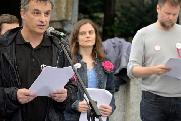 Napadnuty reporter Brada Ako je mozne ze si niekto donesie kaser na sud