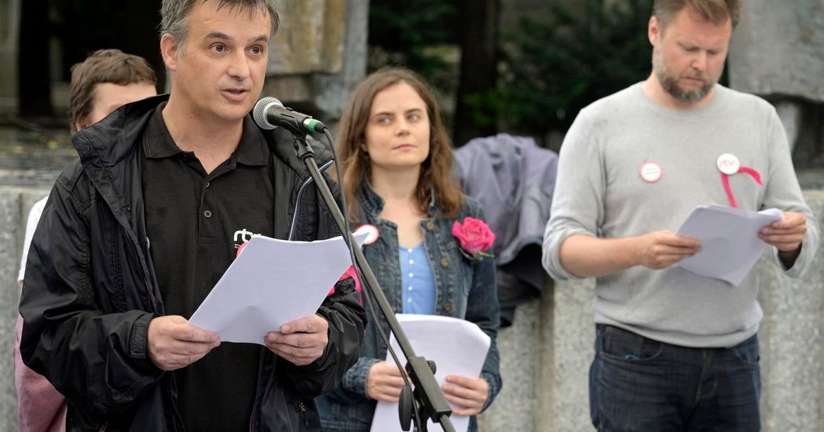 Napadnuty reporter Brada Ako je mozne ze si niekto donesie kaser na sud