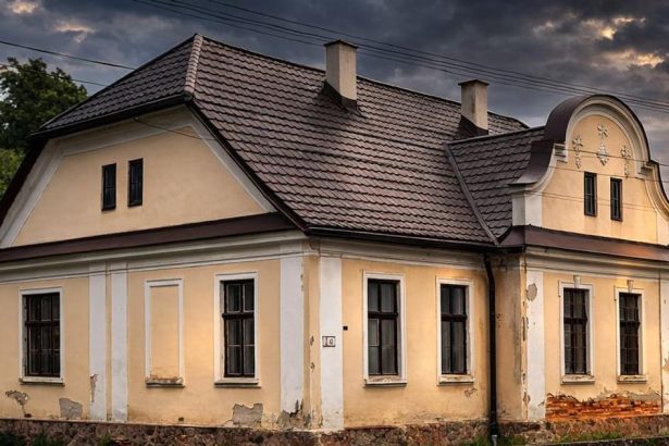 Storocna fara ozuje obec z nej vytvori branu k stredovekym pokladom