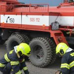 Strechu rodinneho domu zachvatili plamene Hasic hlasia zranenych z miesta