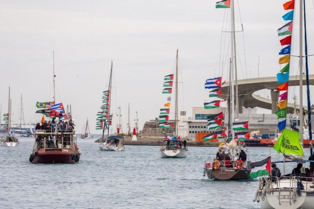 Z Barcelony vyplavala flotila lodi s pomocou pre Pasmo Gazy