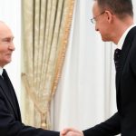 takmer polovica ruskch diplomatov v maarsku me by pini naznauje vyetrenie