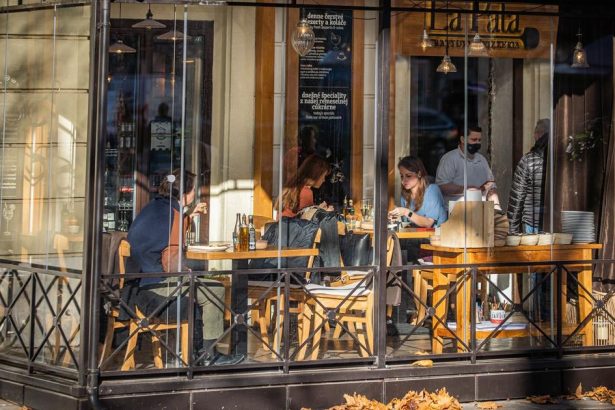 zamestnanci na obedoch setria restauracie nahradzaju varenie doma