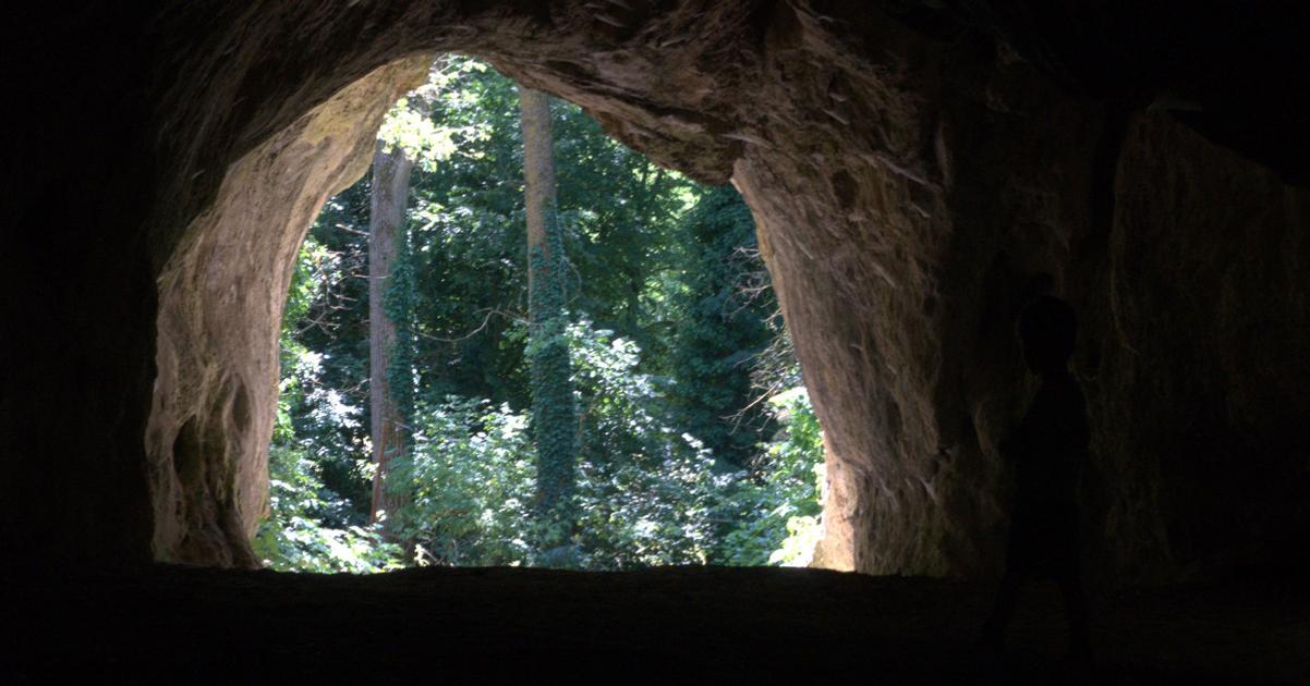 Certova pec fascinuje archeologov uz desatrocia ukazuje stopy praveku aj prepojenie s inou jaskynou