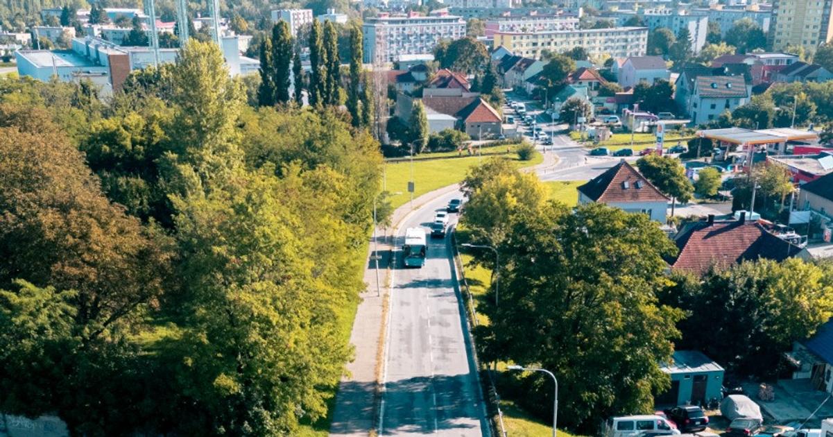 Cestu uzavru aut a z centra na sidlisko neprejdu Prace sa vsak nezacnu v piatok presuvaju ich