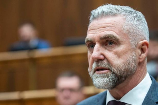 Co sa hovorilo v diskusiach Smer zatial nepodpori Mazureka Republika nema zaujem tvrdi Gaspar