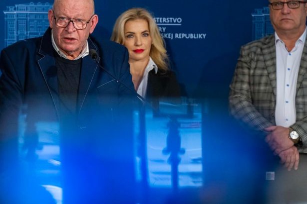 Dva mesiace v neistote napokon by Biela noc aj Dotyky a spojenia mali ziskat peniaze z FPU Kedy a kolko to vsak nevedia