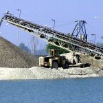 Na bagrovanie sedimentov z dna Dunaja si Taraba udajne vybral Talianov