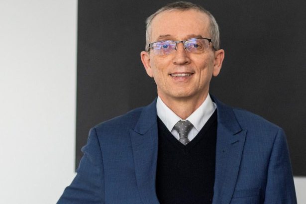 Nemozeme mlcat Zastupcovia pravnickej obce vyjadri li nesuhlas s odvolanim Centesa cele vyhlasenie