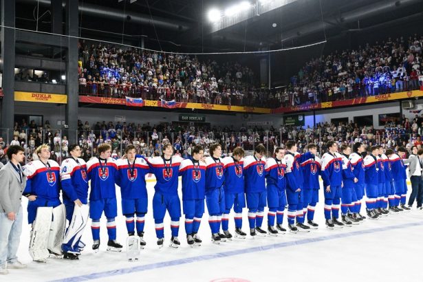 Poblaznili Slovensko hrali finale Kto su strieborn medailisti na MS v hokeji U18