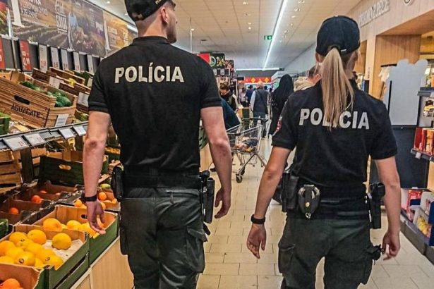Policajti skontrolovali v Kosickom kraji takmer 180 obchodnych prevadzok a esbiesiek