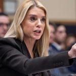 exministerka bondiova obhajovala svoj postup v kauze epstein na kongrese usa