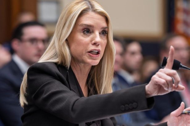 exministerka bondiova obhajovala svoj postup v kauze epstein na kongrese usa