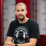 Advokat Kanis Tyrana zena sa dozvie ze prepustili jej partnera az ked jej zazvoni pri dverach