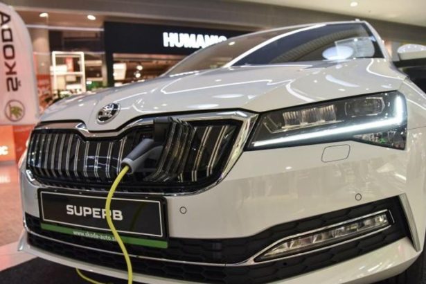 Elektricke vozidla vlani v Evrope znizili spotrebu ropy o viac ako 10 miliard litrov