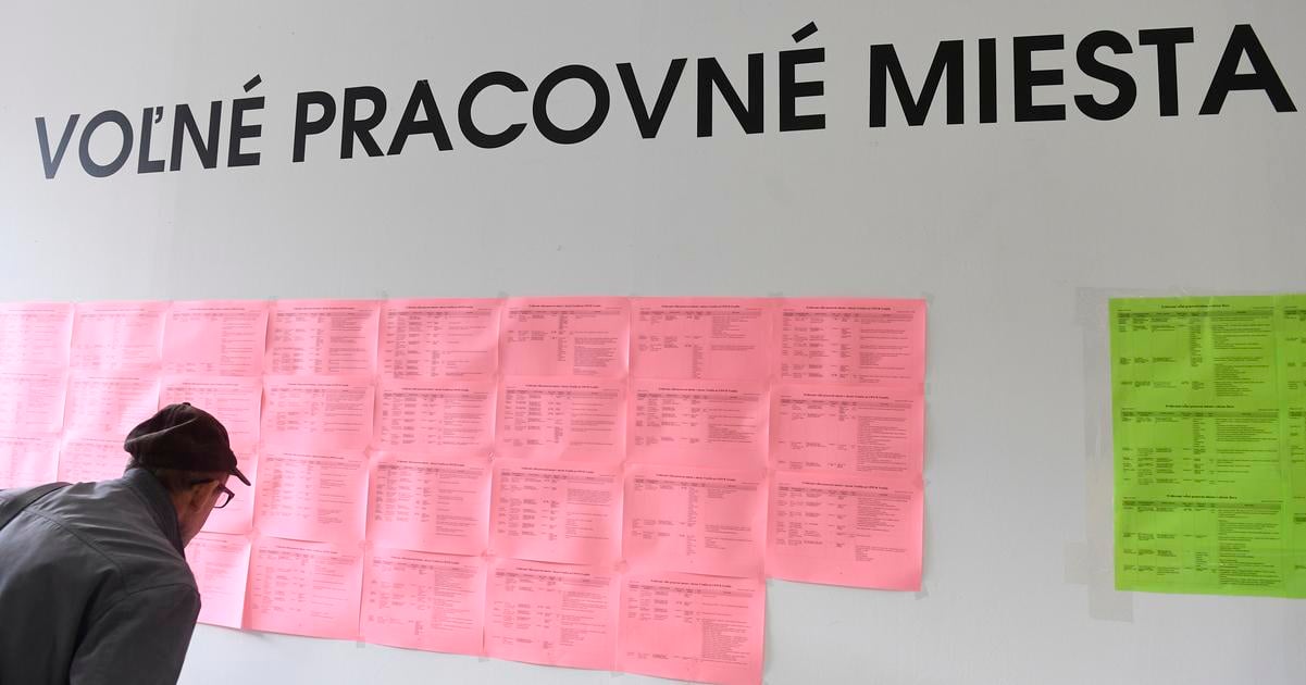 Na pracovny trh prichadzaju absolventi Ich predstavy casto narazia na reality