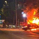 V Petrzalke zasahoval poziar po naraze auta do stlpa