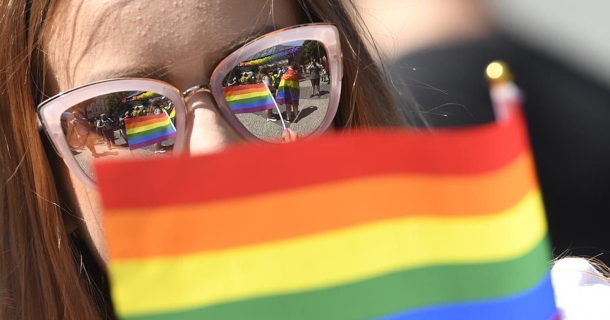 Varsavou presiel jubilejny pochod rovnosti zdovaznil prava komunity LGBTQ