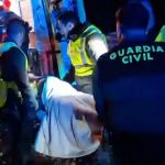 pri zrazke minibusu s cisternou v spanielsku zahynulo pat pol icajtov