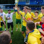 vitazna rozlucka s trenrom futbalisti ziliny oslavuju triumf v cesko slovenskom pohari
