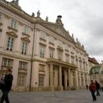 Cast Zakona o Bratislave strati ucinnost Volebne obvody sa urcia proporcionalne k poctu obyvatelov