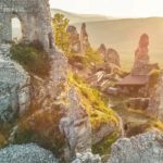 Dve hradn ruiny oij Na jednu sa dostanete zadarmo kyvadlovou dopravou