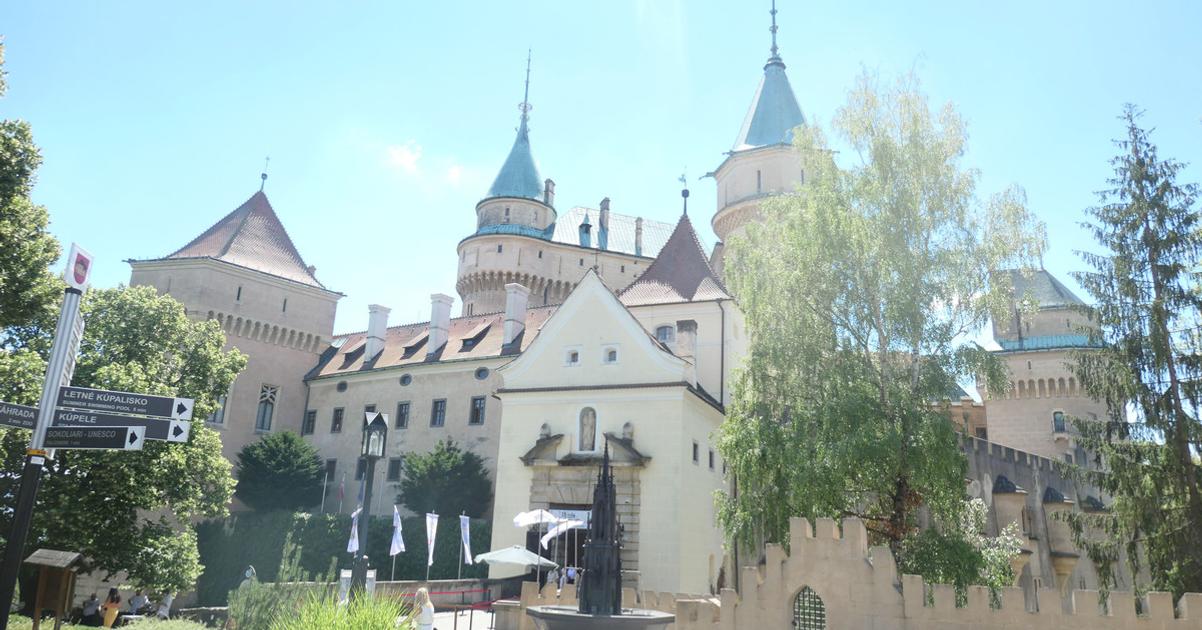Horuce pocasie ovplyvnuje prevadzku Bojnickeho zamku Muzeum docasne skracuje otvaracie hodiny kvoli vysokym teplotam