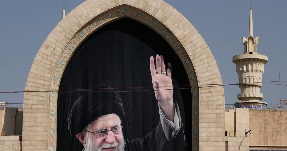 Iran pochovava zabiteho vodcu Procesie budu trvat sest dni