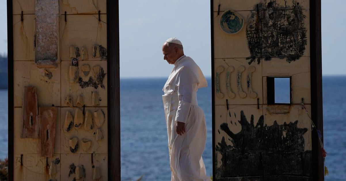 Papez Lev XIV si na ostrove Lampedusa uctil pamiatku obeti medzi migrantmi