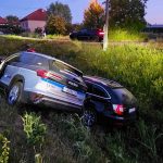 Policia prenasledovala opiteho vodica Nakoniec sa ich auta ocitli na sebe v odvodnovacom kanali