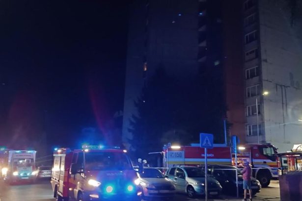 Pozar v bytovke vyhnal obyvatelov na ulicu male dieta skoncilo v nemocnici