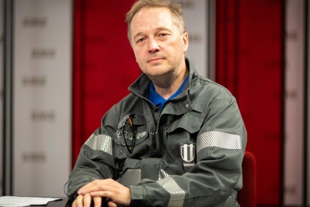Riaditel Slovnaftu Senkovic Utoky politikov musia prestat poskodzuju nas uz aj ekonomicky