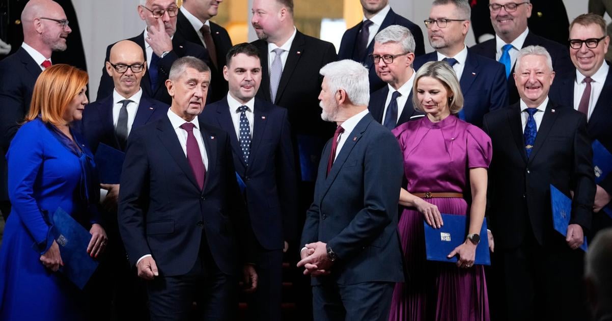 Socialne siete verzus tradicne media zijeme v paradoxe neverime spravam ktore tak radi citame