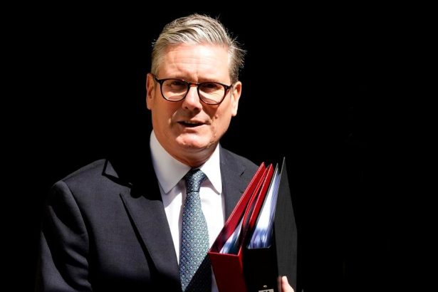 Starmer v prvom rozhovore po oznamenni rezignacie varoval svojho nastupcu