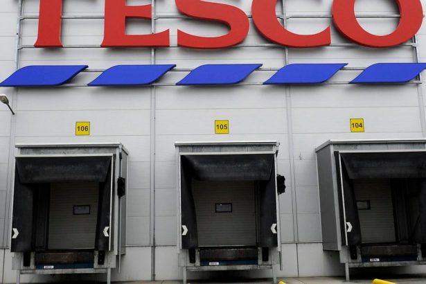 Tesco udajne zvazuje predaj prevadzok v strednej a vychodnej europe