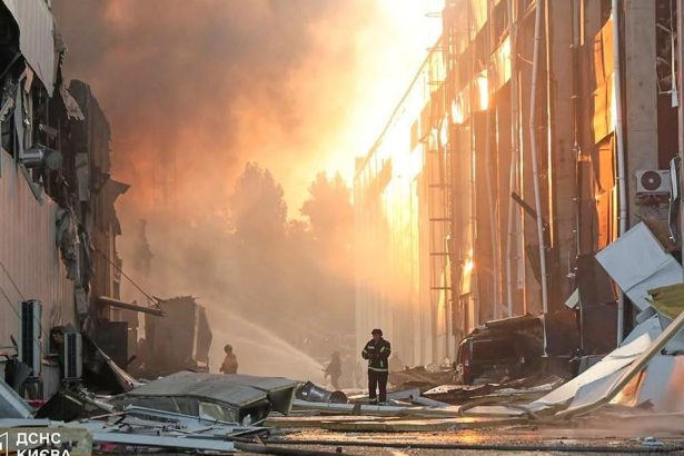 Ukrajina Rusko Online Rusi zasiahli v Kyjeve tovarensku vyrobu municie a nepriestrelnych viest raketa ju uplne znicila